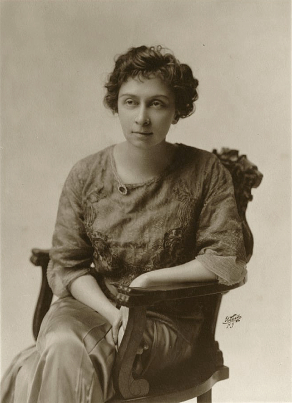 Rachel Crothers studio portrait<br />
<br />
